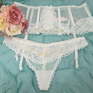 Victoria's Secret White and Yellow Lace Bra Set